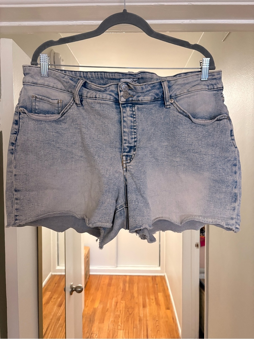 Ava & Viv Light Wash Raw Hem Denim Cutoff Shorts